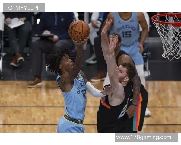 2015年NBA季后赛灰熊与马刺激战回顾：经典对决与战术较量的精彩瞬间