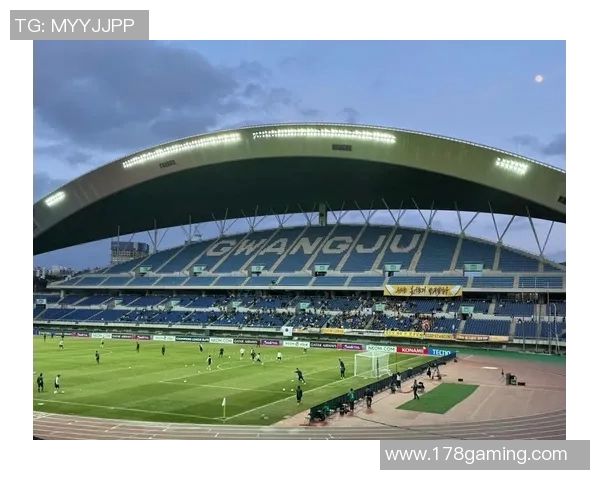 FC首尔与FC光州激战正酣谁将笑到最后争夺胜利荣耀