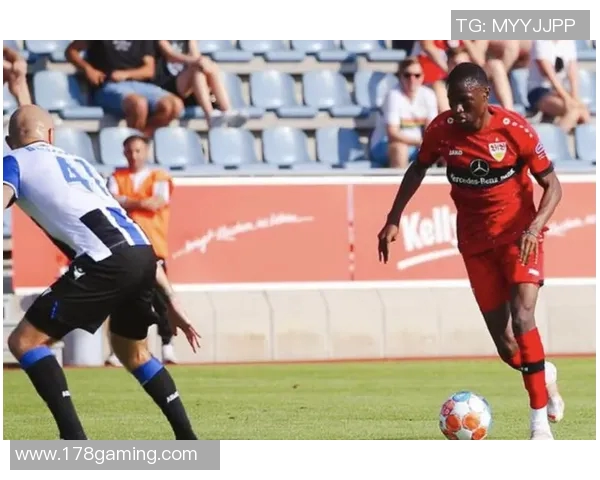 斯图加特与红牛的激烈对抗揭示足球战术与团队精神的完美结合