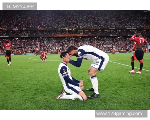 曼联与热刺在上海的精彩对决结果揭晓引发球迷热议