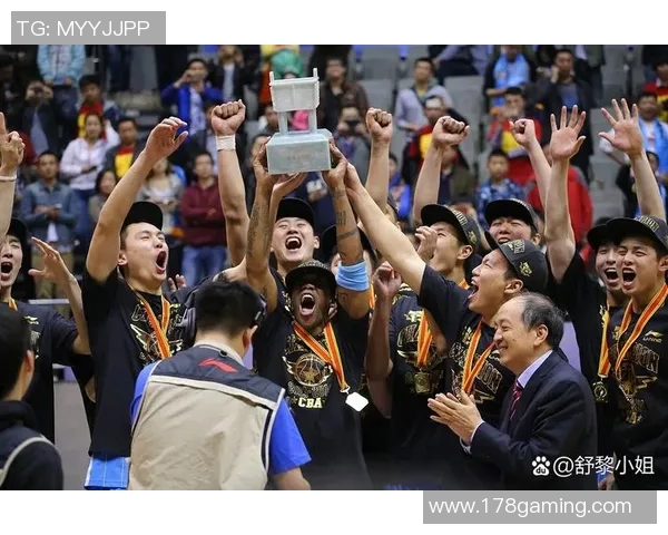 2016年CBA季后赛广东队对阵新疆队的精彩对决回顾与分析