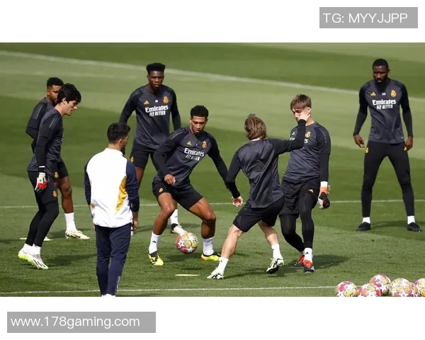 马可尼与墨尔本城的激烈对决揭示足球战术与团队协作的精彩瞬间